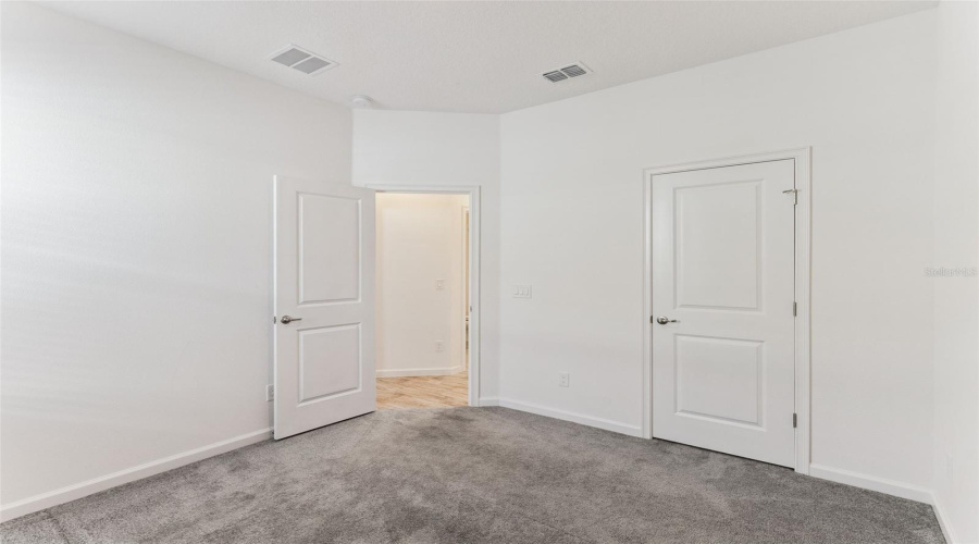 DAVENPORT, Florida 33837, 4 Bedrooms Bedrooms, ,3 BathroomsBathrooms,Residential,For Sale,YORKDALE,0,MFRO6328288