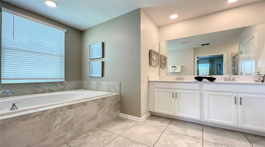 DAVENPORT, Florida 33896, 2 Bedrooms Bedrooms, ,2 BathroomsBathrooms,Residential,For Sale,OCEAN COURSE,0,MFRS5135435