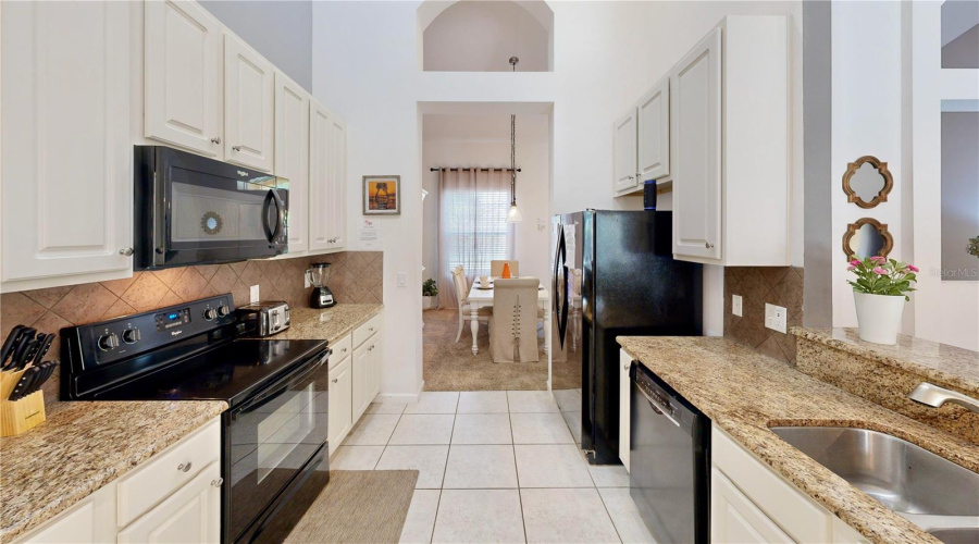 DAVENPORT, Florida 33837, 4 Bedrooms Bedrooms, ,3 BathroomsBathrooms,Residential,For Sale,OAKRISE,0,MFRO6340447