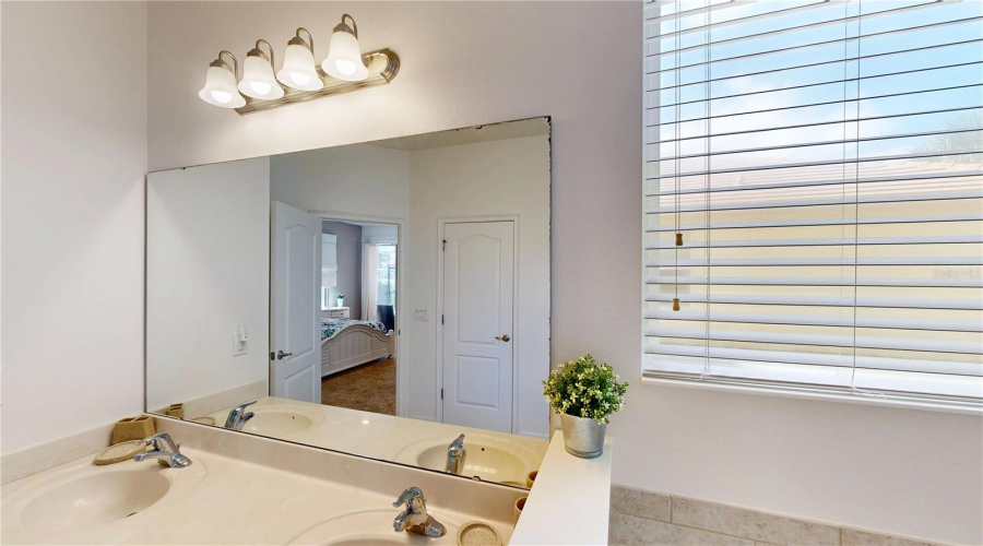 DAVENPORT, Florida 33837, 4 Bedrooms Bedrooms, ,3 BathroomsBathrooms,Residential,For Sale,OAKRISE,0,MFRO6340447