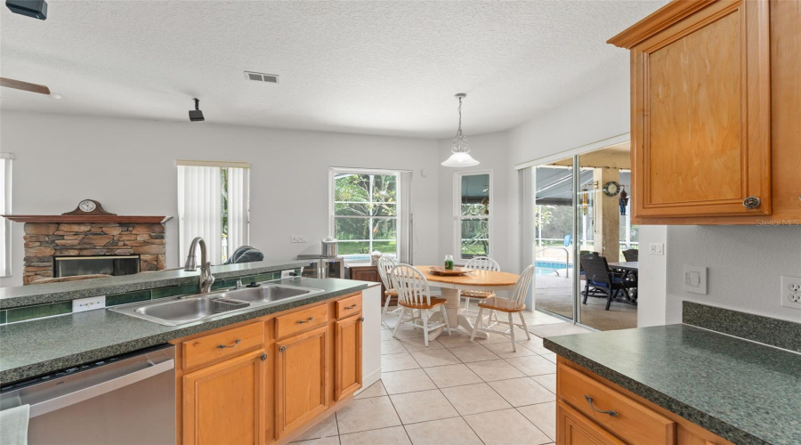 KISSIMMEE, Florida 34746, 4 Bedrooms Bedrooms, ,2 BathroomsBathrooms,Residential,For Sale,THE OAKS,0,MFRO6347058