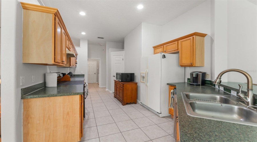 KISSIMMEE, Florida 34746, 4 Bedrooms Bedrooms, ,2 BathroomsBathrooms,Residential,For Sale,THE OAKS,0,MFRO6347058