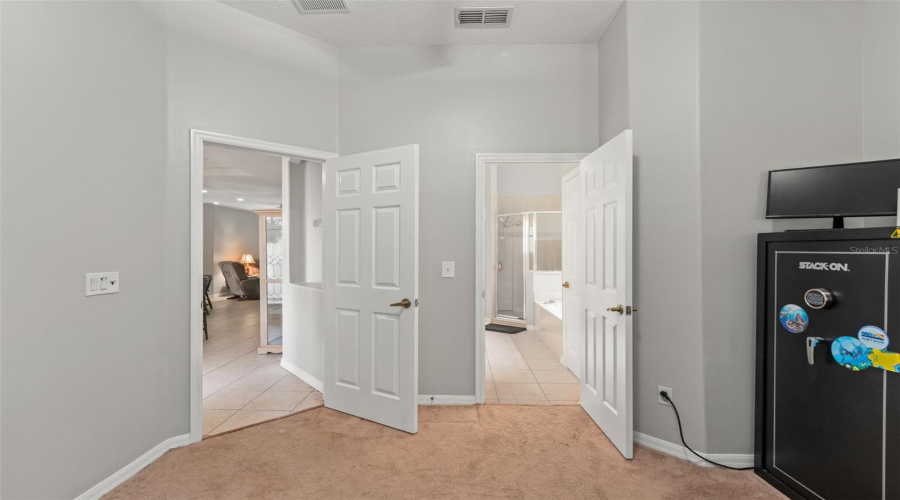 KISSIMMEE, Florida 34746, 4 Bedrooms Bedrooms, ,2 BathroomsBathrooms,Residential,For Sale,THE OAKS,0,MFRO6347058