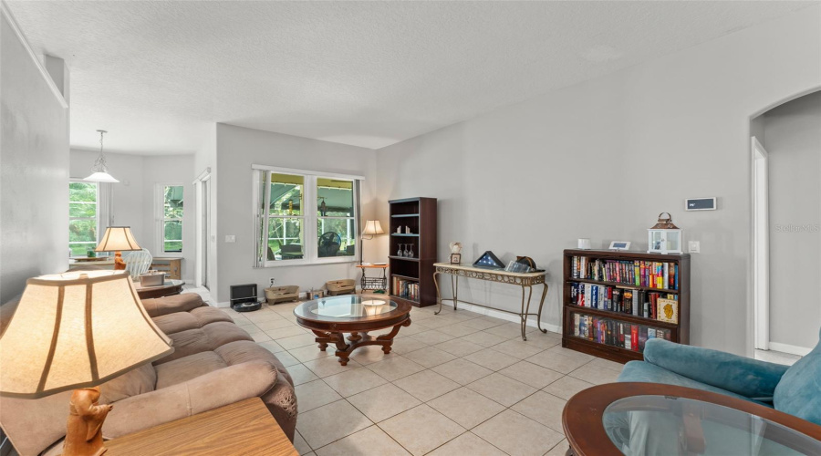 KISSIMMEE, Florida 34746, 4 Bedrooms Bedrooms, ,2 BathroomsBathrooms,Residential,For Sale,THE OAKS,0,MFRO6347058