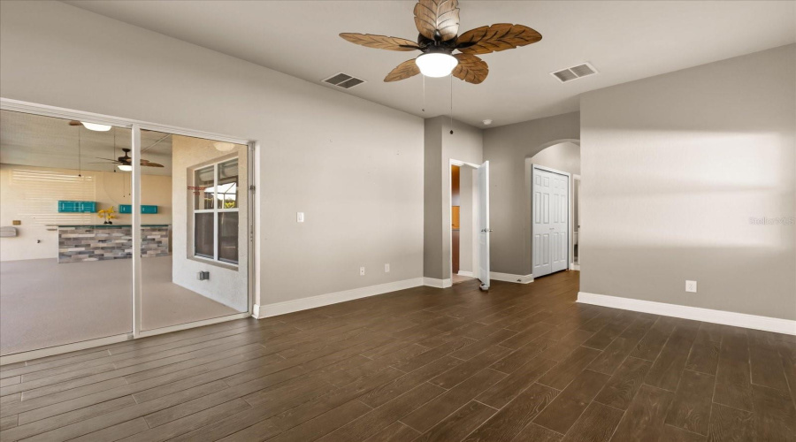 DAVENPORT, Florida 33896, 4 Bedrooms Bedrooms, ,3 BathroomsBathrooms,Residential,For Sale,BURFORD,0,MFRS5134265