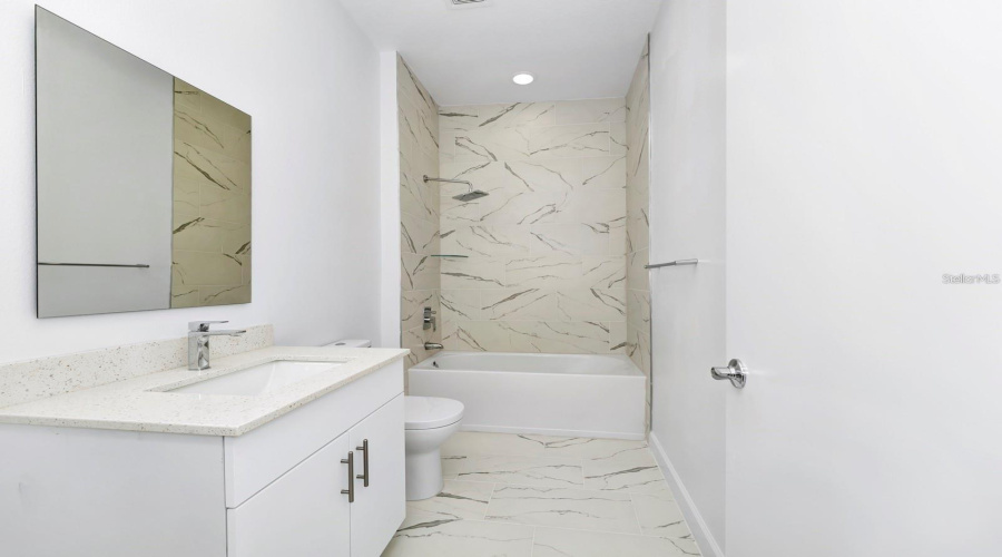 DAVENPORT, Florida 33896, 5 Bedrooms Bedrooms, ,4 BathroomsBathrooms,Residential,For Sale,TRIKOMO,0,MFRO6347564