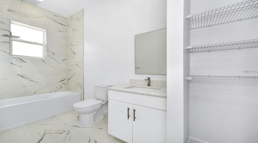 DAVENPORT, Florida 33896, 5 Bedrooms Bedrooms, ,4 BathroomsBathrooms,Residential,For Sale,TRIKOMO,0,MFRO6347564