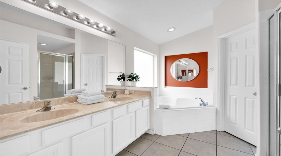 KISSIMMEE, Florida 34746, 5 Bedrooms Bedrooms, ,3 BathroomsBathrooms,Residential,For Sale,BAREFOOT BEACH,0,MFRO6346517