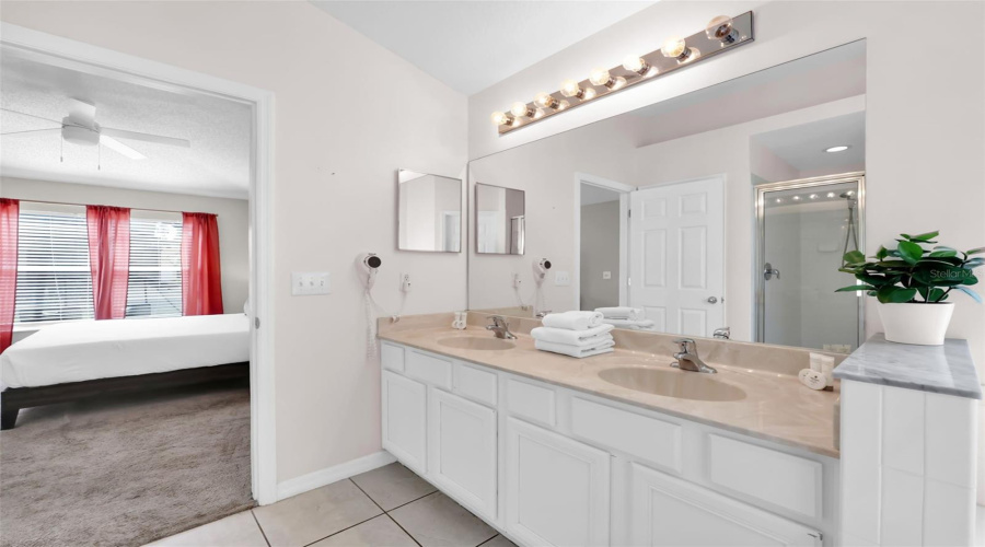 KISSIMMEE, Florida 34746, 5 Bedrooms Bedrooms, ,3 BathroomsBathrooms,Residential,For Sale,BAREFOOT BEACH,0,MFRO6346517