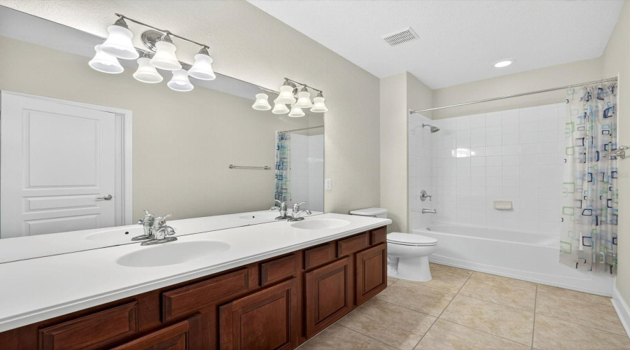 DAVENPORT, Florida 33896, 3 Bedrooms Bedrooms, ,2 BathroomsBathrooms,Residential,For Sale,GILFORD POINT,0,MFRO6341324