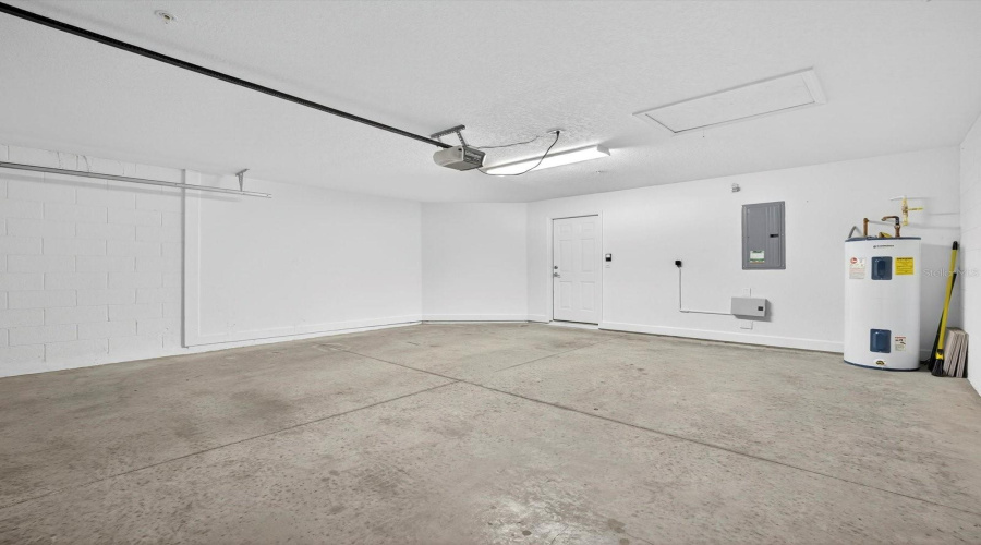 DAVENPORT, Florida 33896, 3 Bedrooms Bedrooms, ,2 BathroomsBathrooms,Residential,For Sale,GILFORD POINT,0,MFRO6341324