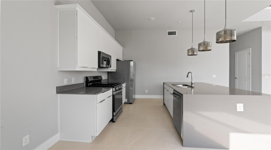 REUNION, Florida 34747, 5 Bedrooms Bedrooms, ,4 BathroomsBathrooms,Residential,For Sale,SANDY RIDGE,0,MFRO6347600