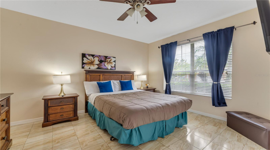 KISSIMMEE, Florida 34747, 7 Bedrooms Bedrooms, ,4 BathroomsBathrooms,Residential,For Sale,LIDO KEY,0,MFRS5135446