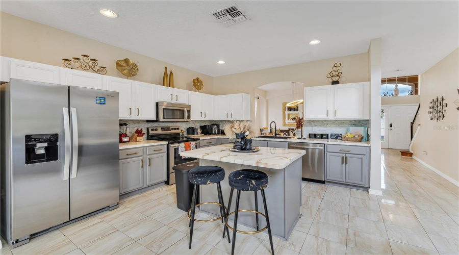 KISSIMMEE, Florida 34747, 7 Bedrooms Bedrooms, ,4 BathroomsBathrooms,Residential,For Sale,LIDO KEY,0,MFRS5135446