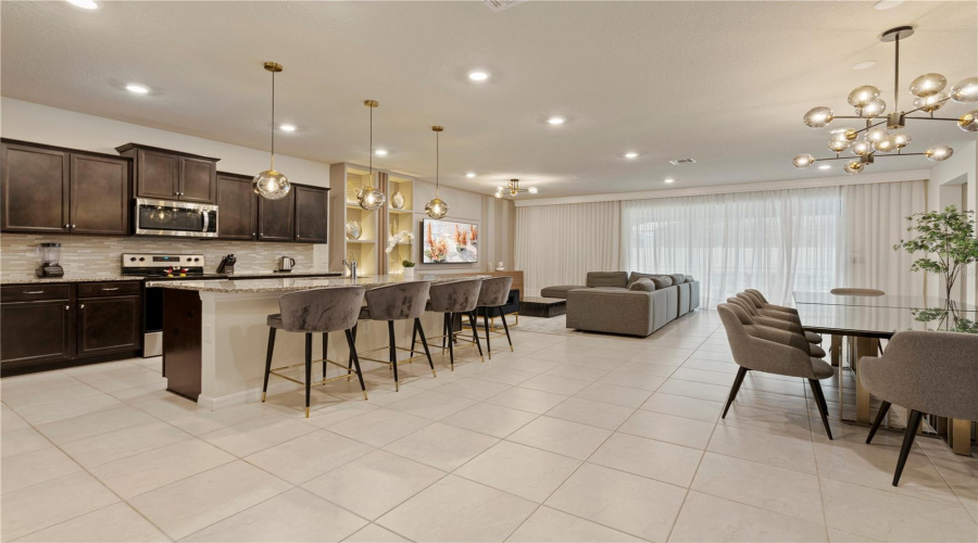 DAVENPORT, Florida 33897, 8 Bedrooms Bedrooms, ,6 BathroomsBathrooms,Residential,For Sale,LILY,0,MFRO6239189