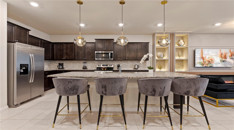 DAVENPORT, Florida 33897, 8 Bedrooms Bedrooms, ,6 BathroomsBathrooms,Residential,For Sale,LILY,0,MFRO6239189