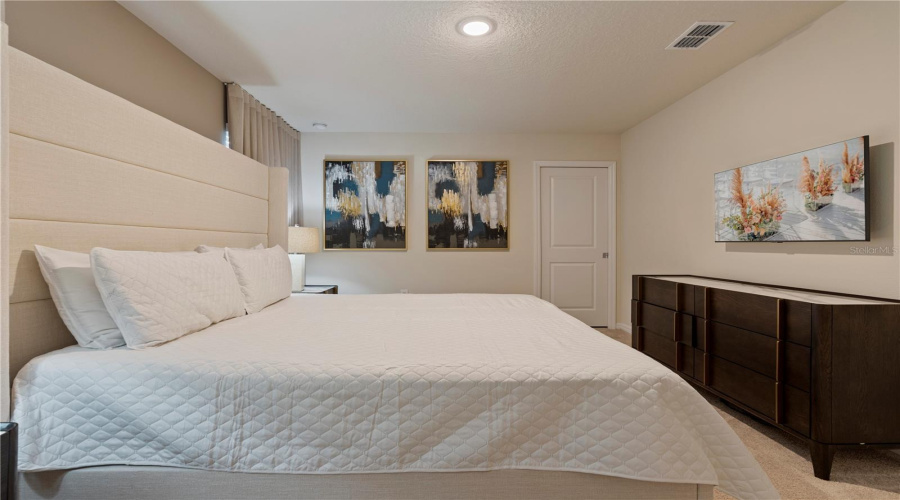 DAVENPORT, Florida 33897, 8 Bedrooms Bedrooms, ,6 BathroomsBathrooms,Residential,For Sale,LILY,0,MFRO6239189