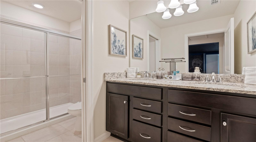 DAVENPORT, Florida 33897, 8 Bedrooms Bedrooms, ,6 BathroomsBathrooms,Residential,For Sale,LILY,0,MFRO6239189