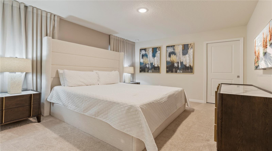 DAVENPORT, Florida 33897, 8 Bedrooms Bedrooms, ,6 BathroomsBathrooms,Residential,For Sale,LILY,0,MFRO6239189