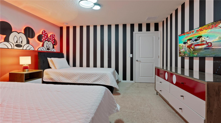 DAVENPORT, Florida 33897, 8 Bedrooms Bedrooms, ,6 BathroomsBathrooms,Residential,For Sale,LILY,0,MFRO6239189