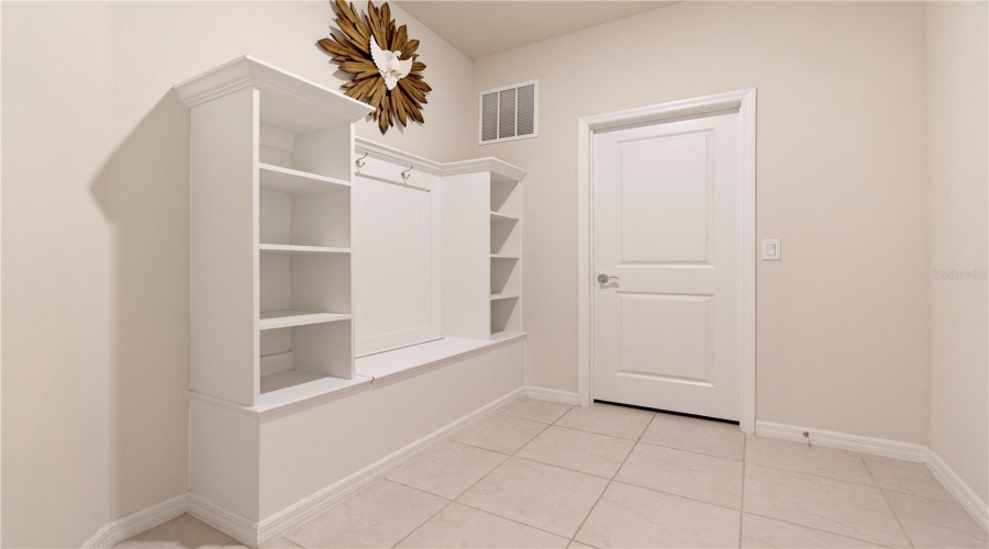 DAVENPORT, Florida 33897, 8 Bedrooms Bedrooms, ,6 BathroomsBathrooms,Residential,For Sale,LILY,0,MFRO6239189
