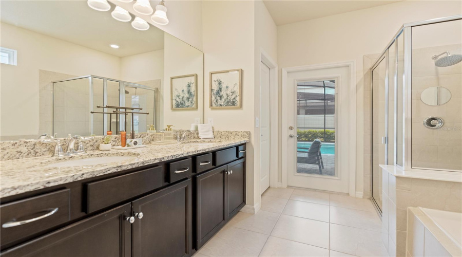 DAVENPORT, Florida 33897, 8 Bedrooms Bedrooms, ,6 BathroomsBathrooms,Residential,For Sale,LILY,0,MFRO6239189