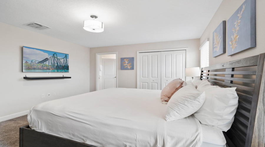 DAVENPORT, Florida 33896, 4 Bedrooms Bedrooms, ,3 BathroomsBathrooms,Residential,For Sale,PEBBLE BEACH,0,MFRS5135371