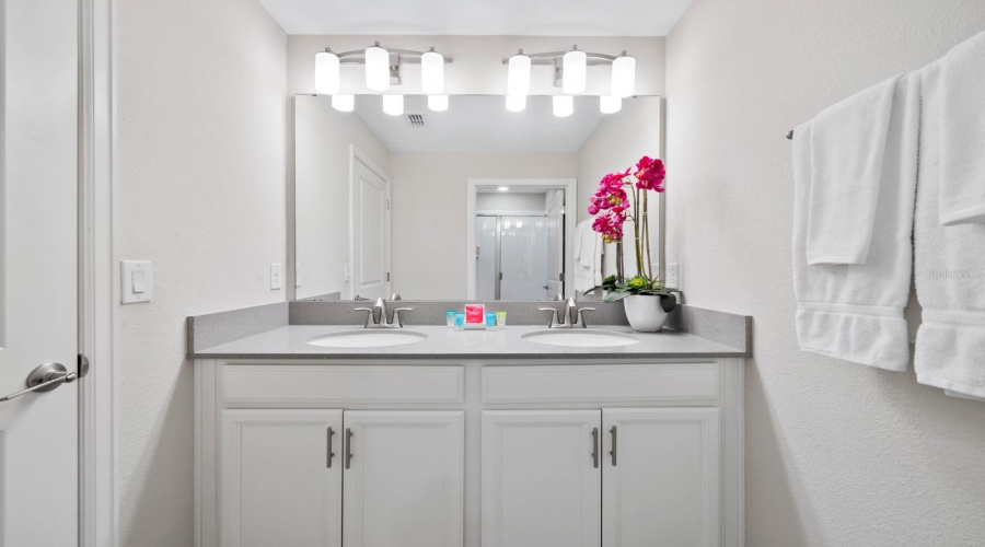 DAVENPORT, Florida 33896, 4 Bedrooms Bedrooms, ,3 BathroomsBathrooms,Residential,For Sale,PEBBLE BEACH,0,MFRS5135371