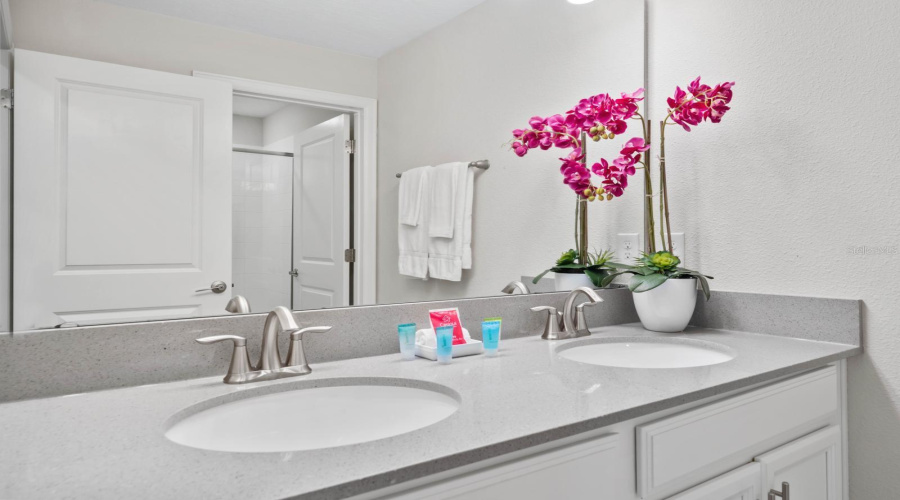 DAVENPORT, Florida 33896, 4 Bedrooms Bedrooms, ,3 BathroomsBathrooms,Residential,For Sale,PEBBLE BEACH,0,MFRS5135371