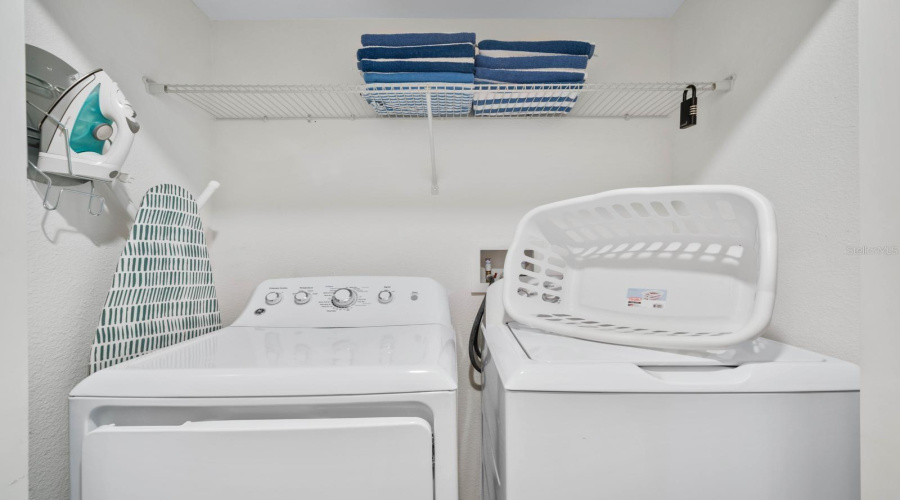 DAVENPORT, Florida 33896, 4 Bedrooms Bedrooms, ,3 BathroomsBathrooms,Residential,For Sale,PEBBLE BEACH,0,MFRS5135371