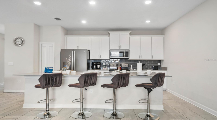 DAVENPORT, Florida 33896, 4 Bedrooms Bedrooms, ,3 BathroomsBathrooms,Residential,For Sale,PEBBLE BEACH,0,MFRS5135371