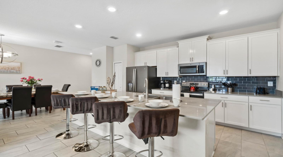 DAVENPORT, Florida 33896, 4 Bedrooms Bedrooms, ,3 BathroomsBathrooms,Residential,For Sale,PEBBLE BEACH,0,MFRS5135371