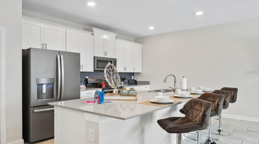 DAVENPORT, Florida 33896, 4 Bedrooms Bedrooms, ,3 BathroomsBathrooms,Residential,For Sale,PEBBLE BEACH,0,MFRS5135371