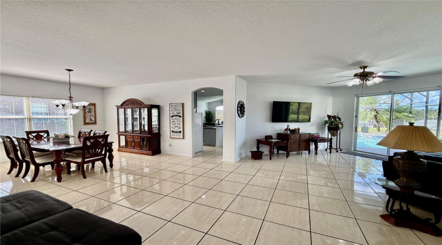 DAVENPORT, Florida 33897, 5 Bedrooms Bedrooms, ,3 BathroomsBathrooms,Residential,For Sale,CORVINA,0,MFRO6345973