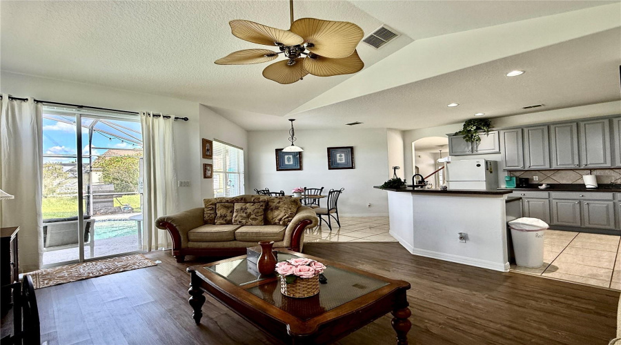 DAVENPORT, Florida 33897, 5 Bedrooms Bedrooms, ,3 BathroomsBathrooms,Residential,For Sale,CORVINA,0,MFRO6345973