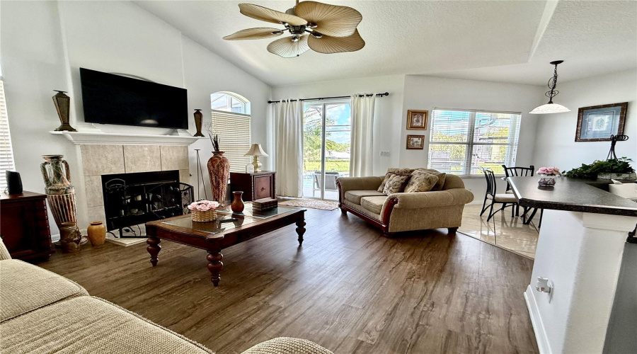 DAVENPORT, Florida 33897, 5 Bedrooms Bedrooms, ,3 BathroomsBathrooms,Residential,For Sale,CORVINA,0,MFRO6345973