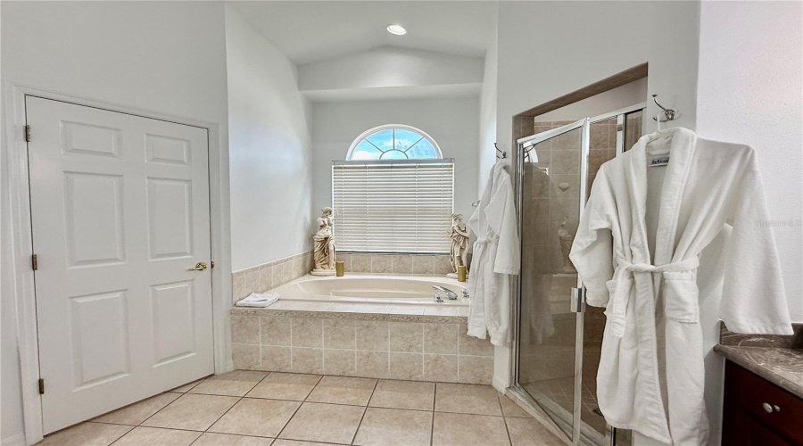 DAVENPORT, Florida 33897, 5 Bedrooms Bedrooms, ,3 BathroomsBathrooms,Residential,For Sale,CORVINA,0,MFRO6345973