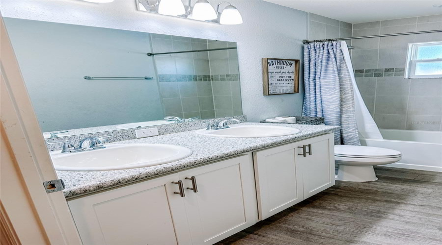 DAVENPORT, Florida 33837, 3 Bedrooms Bedrooms, ,2 BathroomsBathrooms,Residential,For Sale,FOXTAIL,0,MFRL4956125