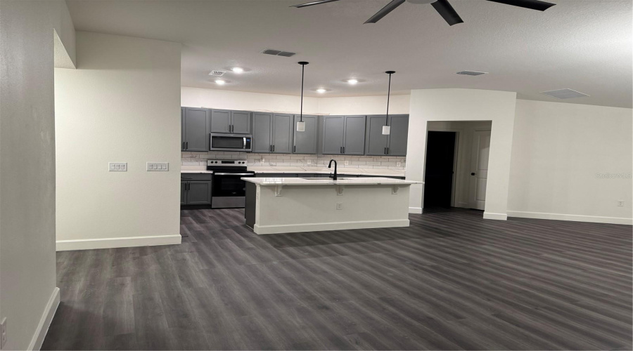 DAVENPORT, Florida 33896, 4 Bedrooms Bedrooms, ,2 BathroomsBathrooms,Residential,For Sale,POMPAY,0,MFRO6346122