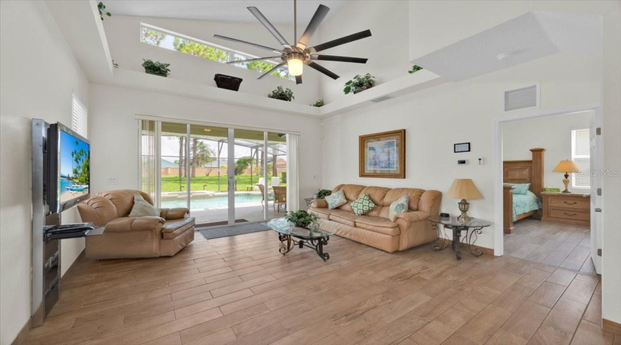 DAVENPORT, Florida 33897, 5 Bedrooms Bedrooms, ,3 BathroomsBathrooms,Residential,For Sale,CALABAY PARC,0,MFRO6317012