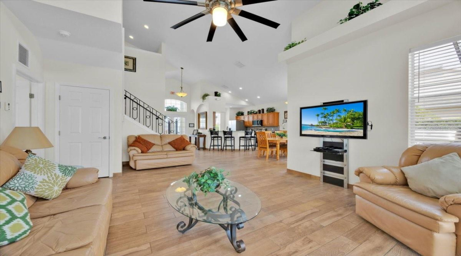 DAVENPORT, Florida 33897, 5 Bedrooms Bedrooms, ,3 BathroomsBathrooms,Residential,For Sale,CALABAY PARC,0,MFRO6317012