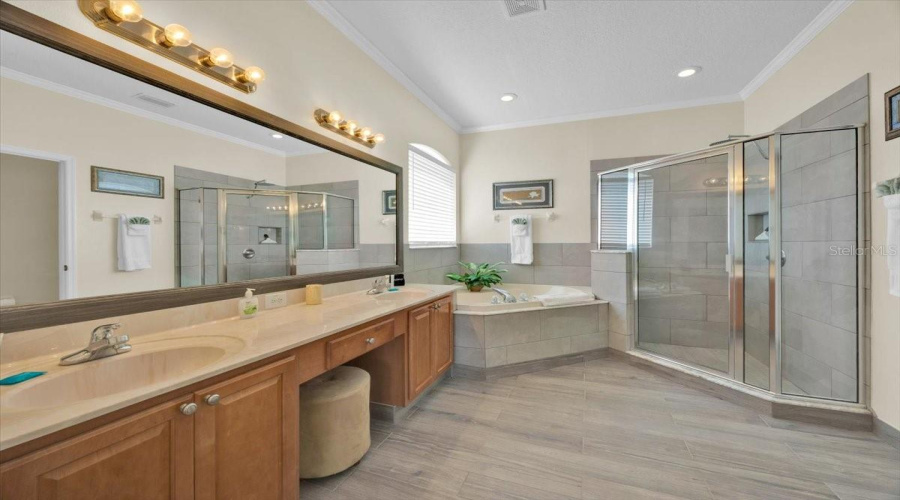 DAVENPORT, Florida 33897, 5 Bedrooms Bedrooms, ,3 BathroomsBathrooms,Residential,For Sale,CALABAY PARC,0,MFRO6317012