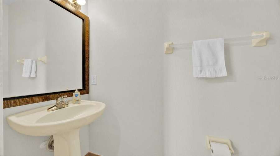 DAVENPORT, Florida 33897, 5 Bedrooms Bedrooms, ,3 BathroomsBathrooms,Residential,For Sale,CALABAY PARC,0,MFRO6317012