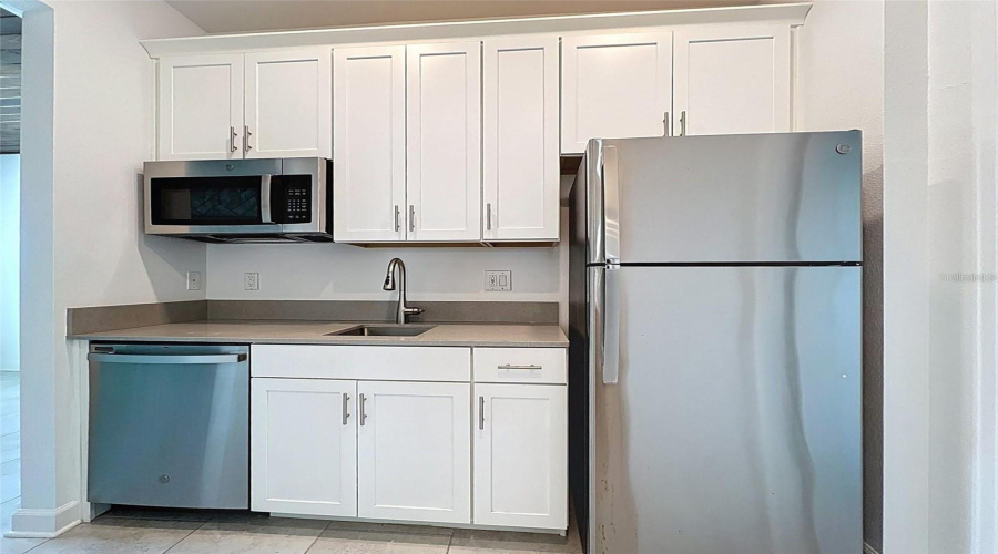 DAVENPORT, Florida 33837, 4 Bedrooms Bedrooms, ,3 BathroomsBathrooms,Residential,For Sale,PRESTON AVE,0,MFRS5135531