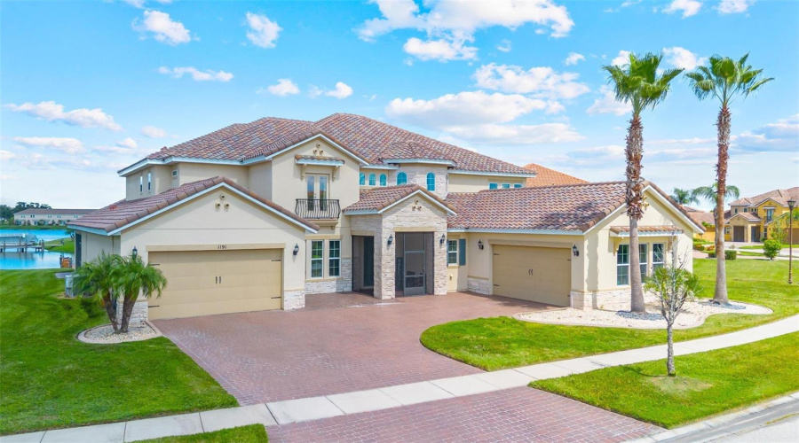 Your Florida waterfront paradise awaits you...