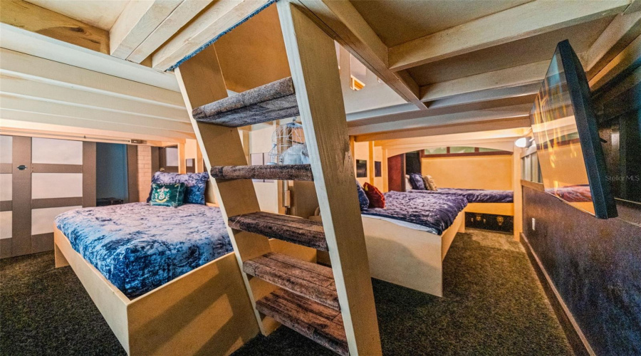 Bunk Beds inside the Hogwarths Express