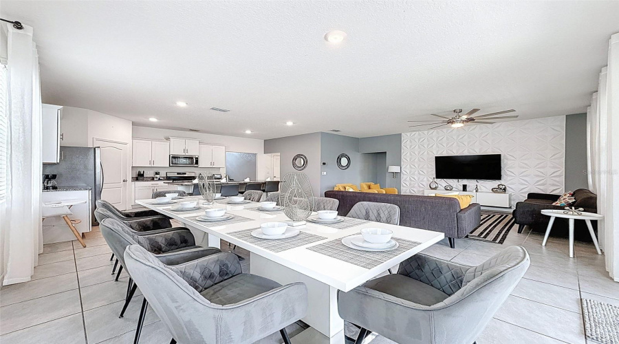 DAVENPORT, Florida 33837, 7 Bedrooms Bedrooms, ,5 BathroomsBathrooms,Residential,For Sale,OAKMOSS,0,MFRP4936413