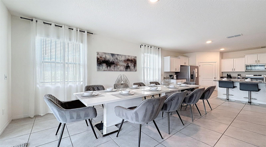 DAVENPORT, Florida 33837, 7 Bedrooms Bedrooms, ,5 BathroomsBathrooms,Residential,For Sale,OAKMOSS,0,MFRP4936413