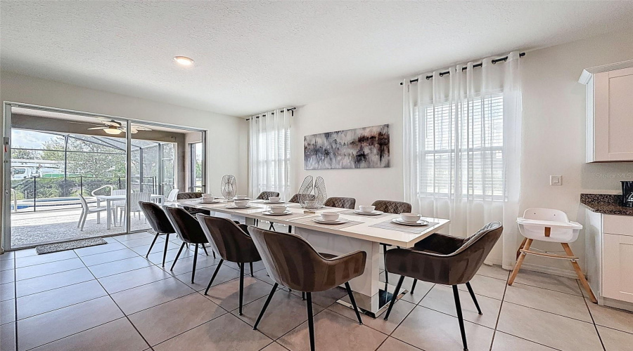 DAVENPORT, Florida 33837, 7 Bedrooms Bedrooms, ,5 BathroomsBathrooms,Residential,For Sale,OAKMOSS,0,MFRP4936413