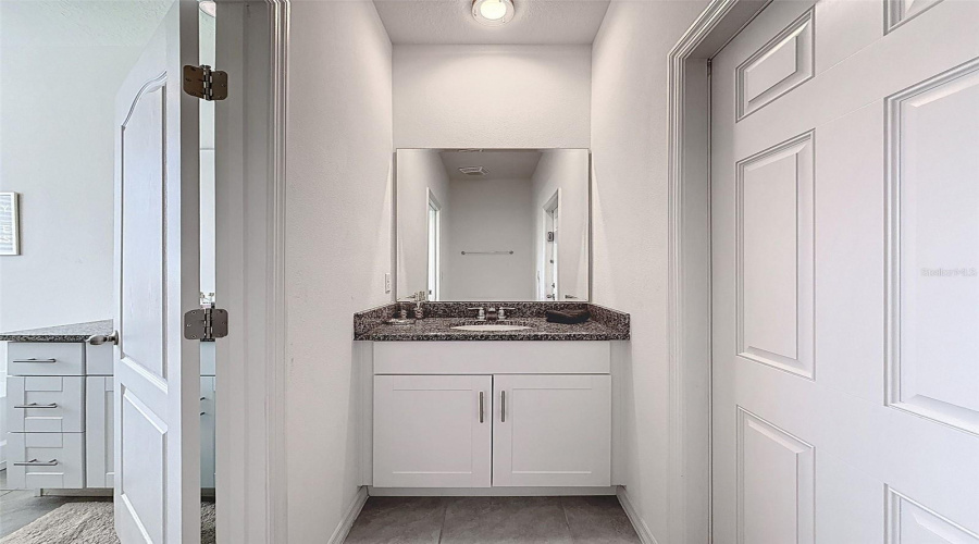 DAVENPORT, Florida 33837, 7 Bedrooms Bedrooms, ,5 BathroomsBathrooms,Residential,For Sale,OAKMOSS,0,MFRP4936413